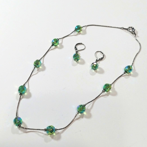Vintage Irredescent Green Beaded Necklace and Earring Set - Picture 3 of 5